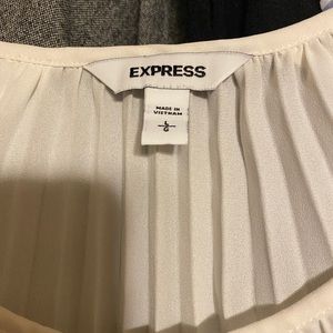 Express blouses